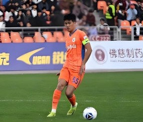 yl23455永利-彭啸能力被高估了？本轮出现低级失误，球迷直言他上限还不如石柯